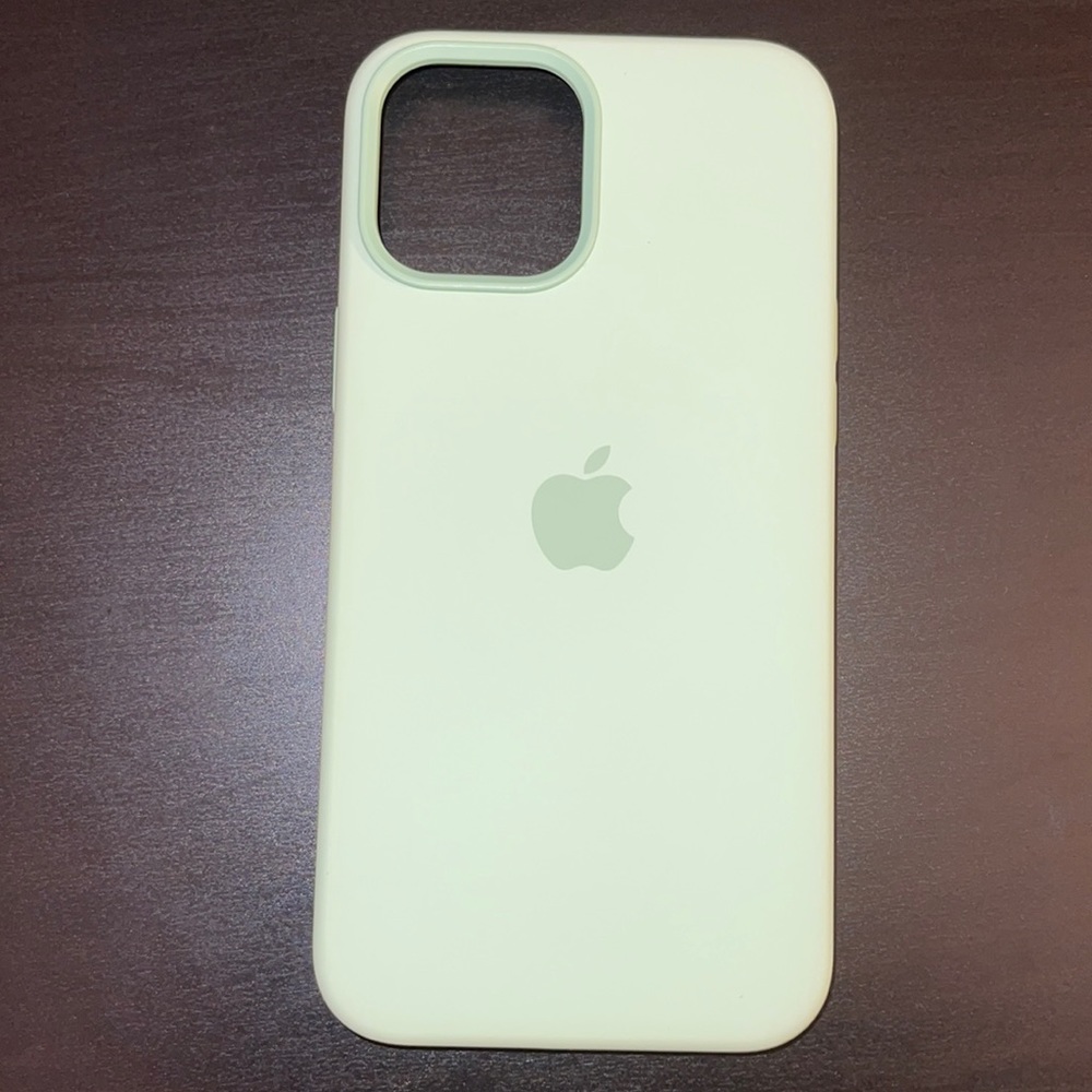 Pistachio Apple Silicone Case (iPhone 12 Pro Max)
